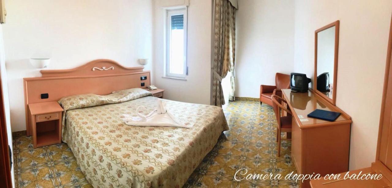 Hotel Imperial イスキア島 エクステリア 写真